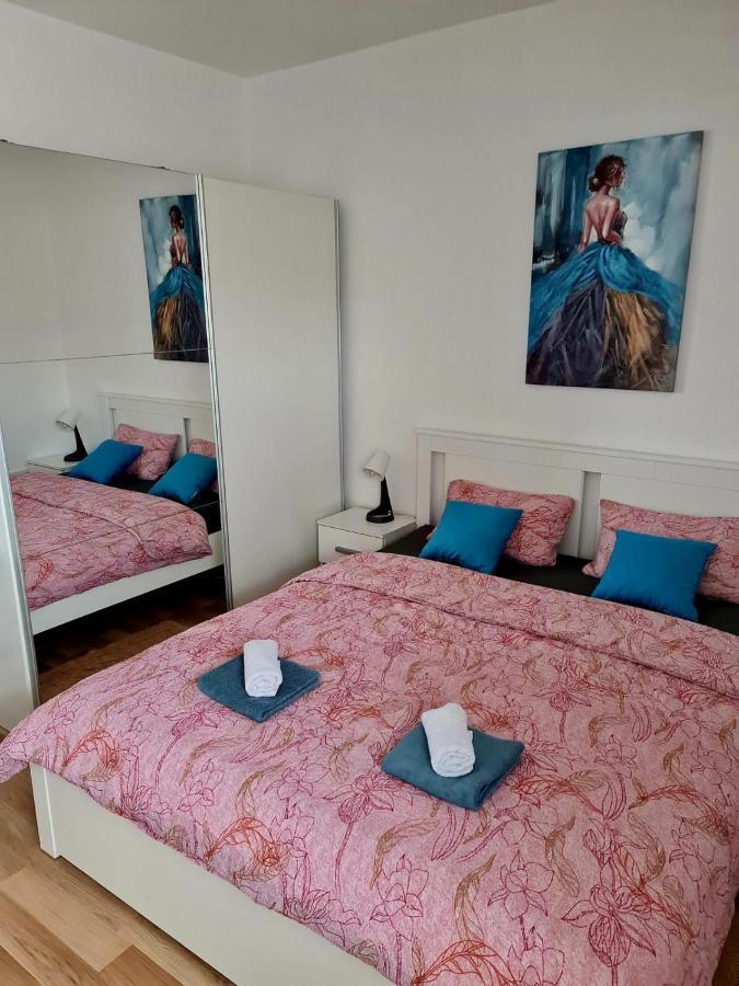 Apartment Pemper - Self Check In And Check Out Otočac Εξωτερικό φωτογραφία