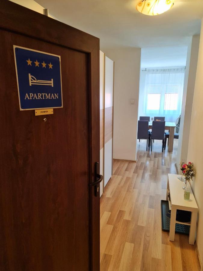 Apartment Pemper - Self Check In And Check Out Otočac Εξωτερικό φωτογραφία