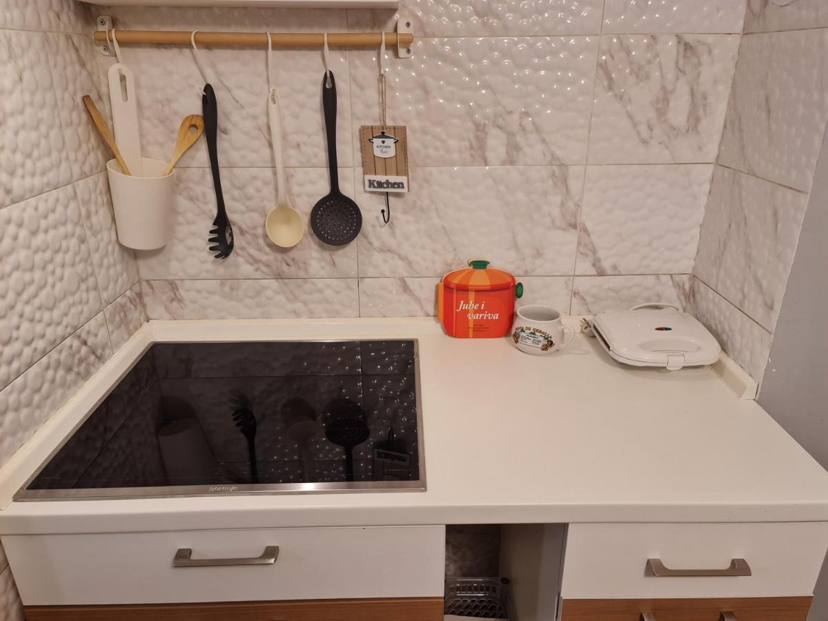 Apartment Pemper - Self Check In And Check Out Otočac Εξωτερικό φωτογραφία
