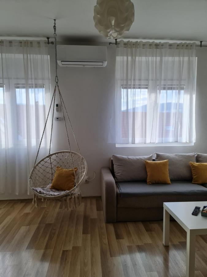 Apartment Pemper - Self Check In And Check Out Otočac Εξωτερικό φωτογραφία