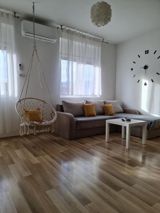 Apartment Pemper - Self Check In And Check Out Otočac Εξωτερικό φωτογραφία