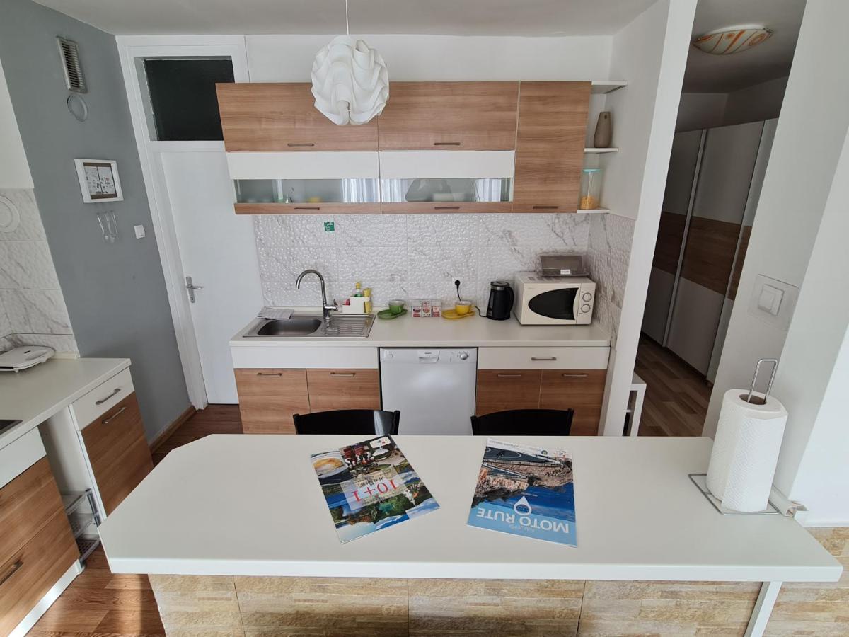 Apartment Pemper - Self Check In And Check Out Otočac Εξωτερικό φωτογραφία