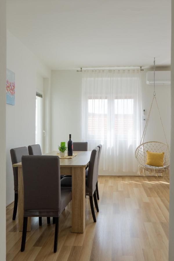 Apartment Pemper - Self Check In And Check Out Otočac Εξωτερικό φωτογραφία