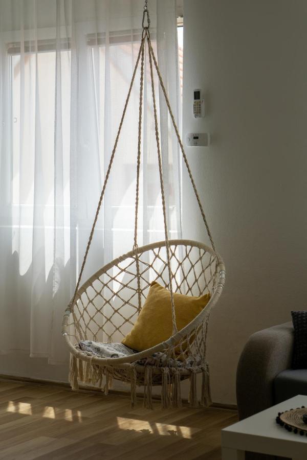 Apartment Pemper - Self Check In And Check Out Otočac Εξωτερικό φωτογραφία