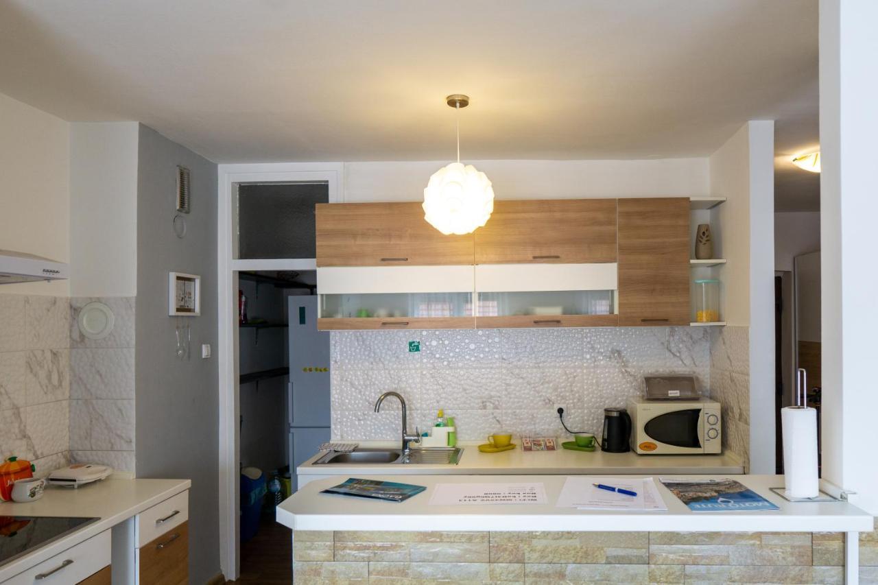 Apartment Pemper - Self Check In And Check Out Otočac Εξωτερικό φωτογραφία